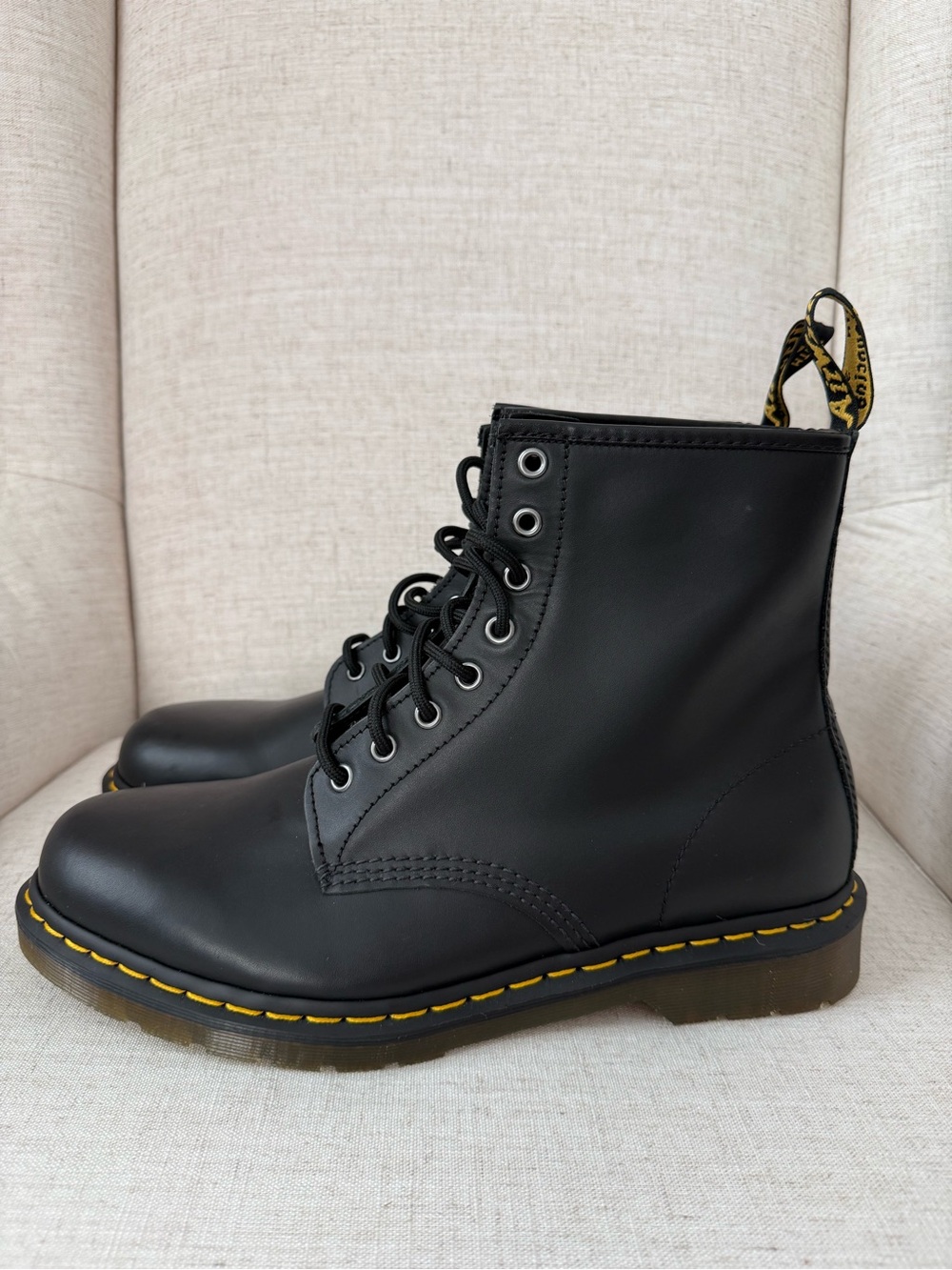 New Dr. Martens 1460 Smooth Leather Lace Up Boots Mens 12 Black 8 Eye Combat - Picture 4 of 9